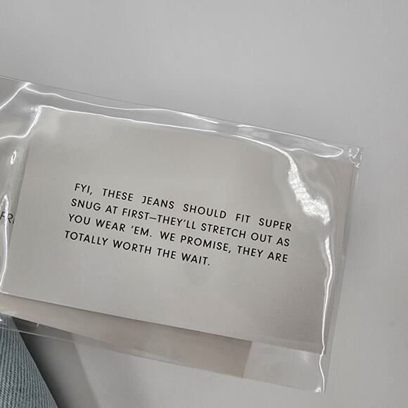 GRLFRND Denim Button Fly Light Wash Distressed Helena Short in Dare Me Size 25 - Picture 6 of 7